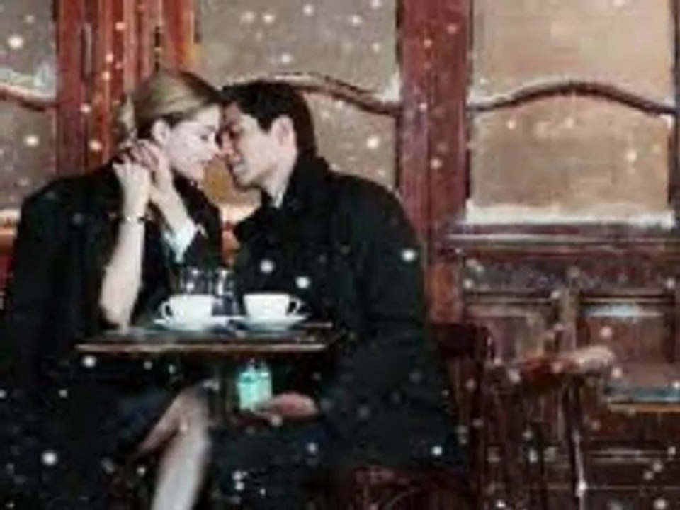 DÜNYAYA BİR DAHA GELSEM SEVGİLİM ARAR BULUR YİNE SENİ SEVERİM.