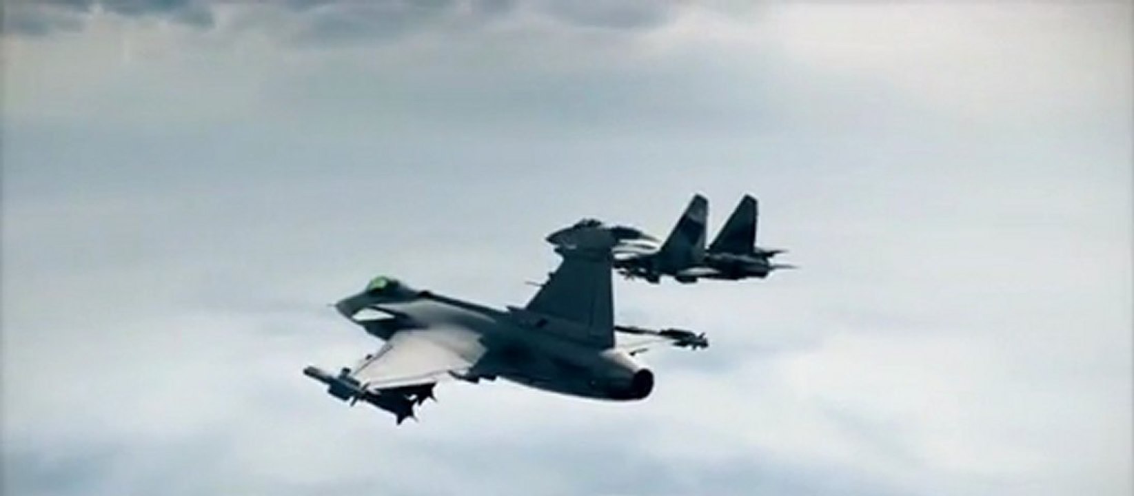 Dogfight Gripen vs Sukhoi