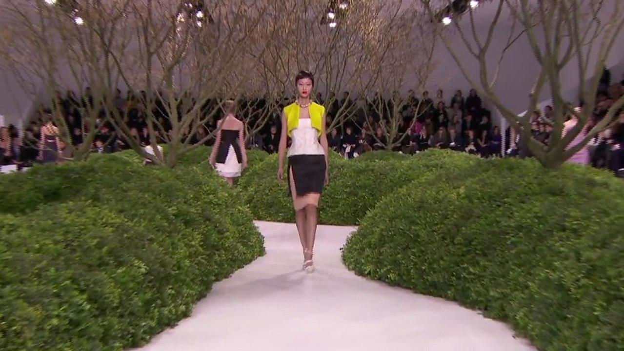 Raf Simons nous emmène dans les coulisses du défilé Dior haute couture été 2013