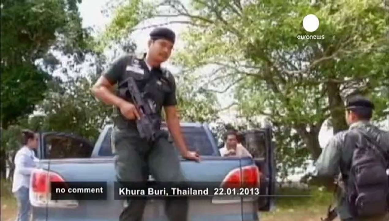 Thousands flee Myanmar violence - no comment