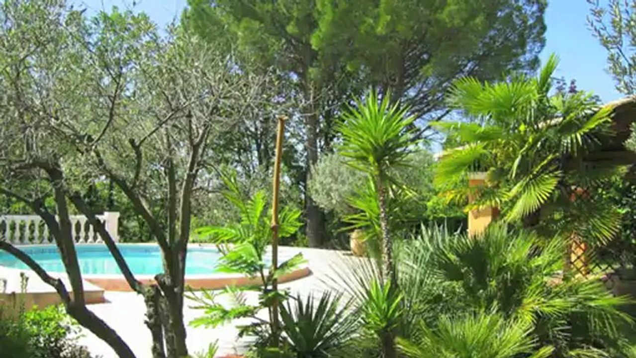 Propriété à vendre Flayosc - avec dépendance et piscine sur terrain de 2625m2 - Vue dégagée
