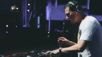 Tiesto ft Melanie Iglesias - Sounds Of The Night HD