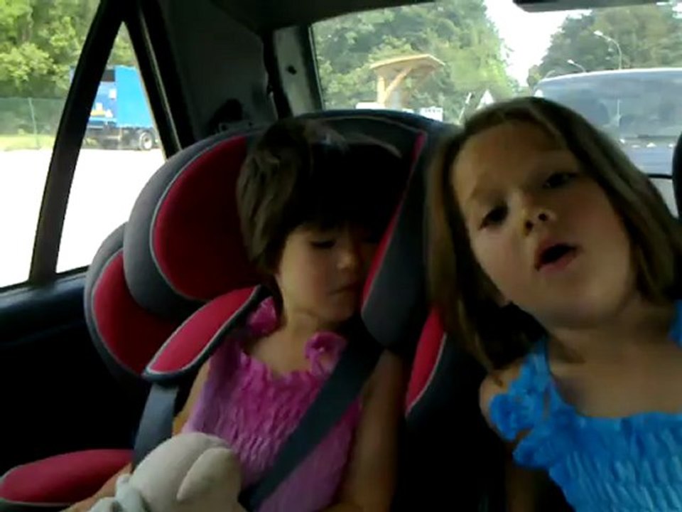 Célia s'eclate sur Matt Houston...