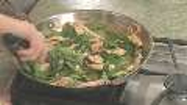 Recipe: Thai Stir-Fry Chicken with Basil