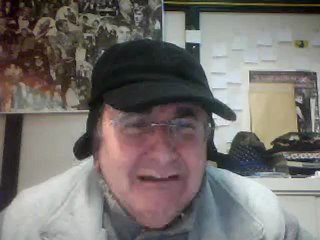 webcam_1359113307909 = la france est foutue ! Au secours ! Passe-moi le saucisson vite !