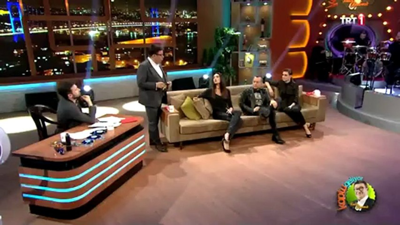 Hande Subaşı Ev Hayatını Anlatıyor - Koptu Geliyor