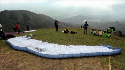 World Cup paragliders fly high in Colombia