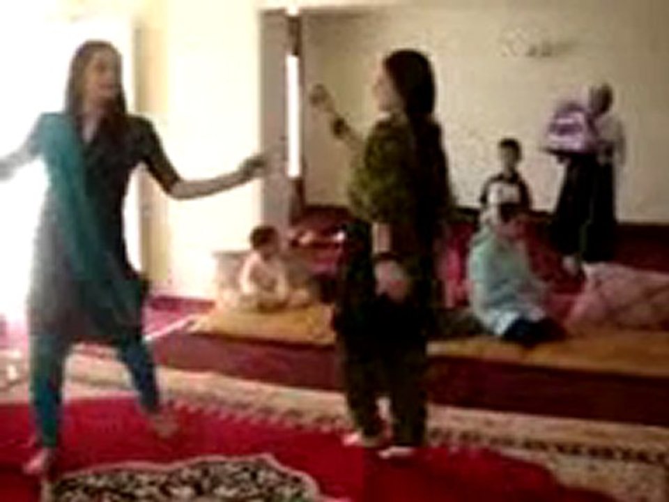 pashto new singer farzana naz dancing 2013
