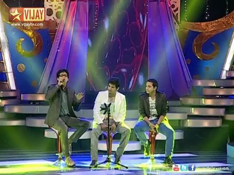 A soothing performance by Karthik, Vijay Prakash and Vijay Yesudas
