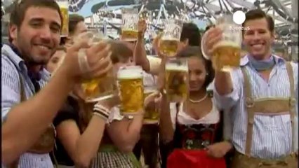 Alman politikacı sarkıntılıkla suçlanıyor