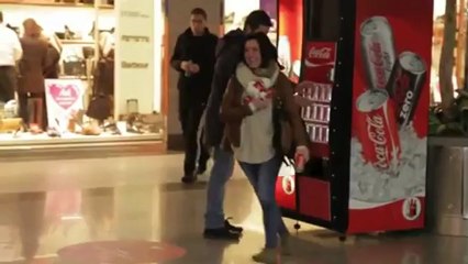 Croquinambourg: COCA COLA - Distributeur de bonheur -