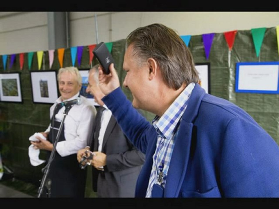 Spectacle pickpocket