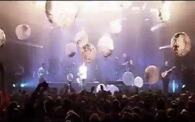 Hocus Pocus par le groupe MARILLION en 2007