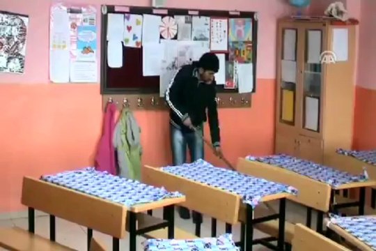 Sınava büyüteçle hazırlanıyor