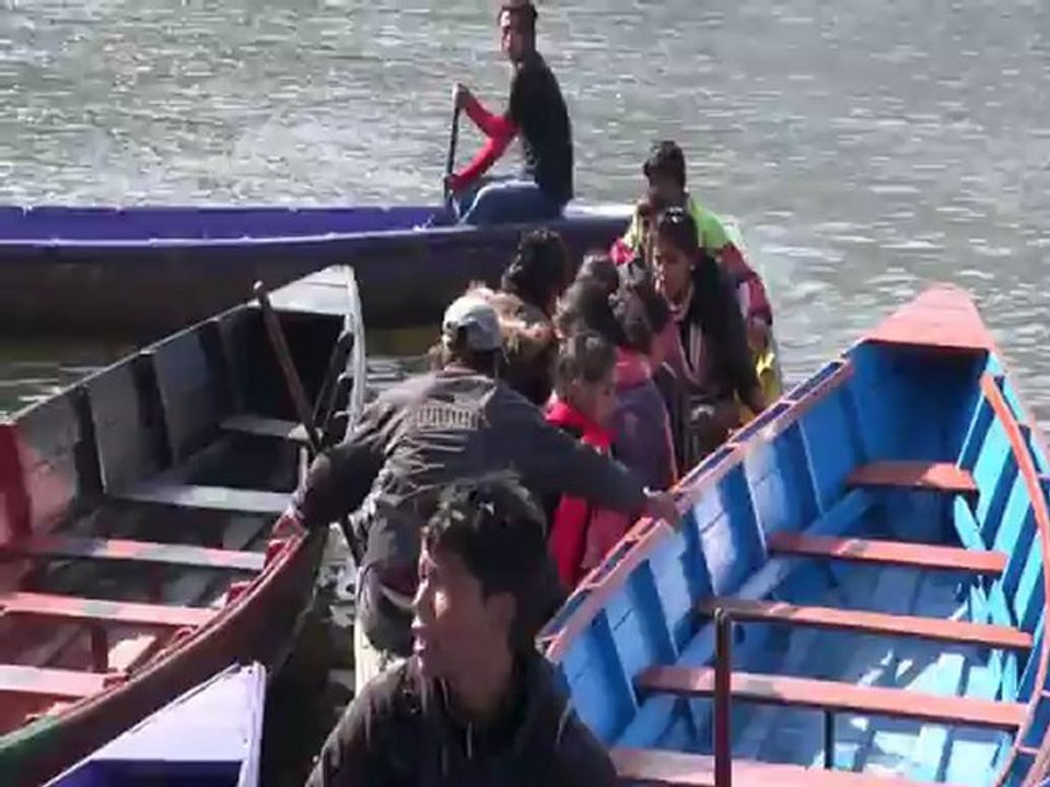 NEPAL POKHARA LE LAC