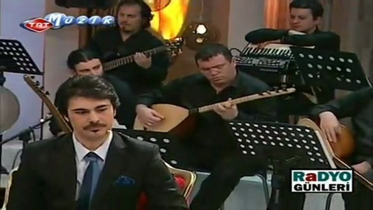 Duman Duman Olmuş Karşıki Dağlar & Kırmızı Gül Goncasını (Oktay Ertuğrul)