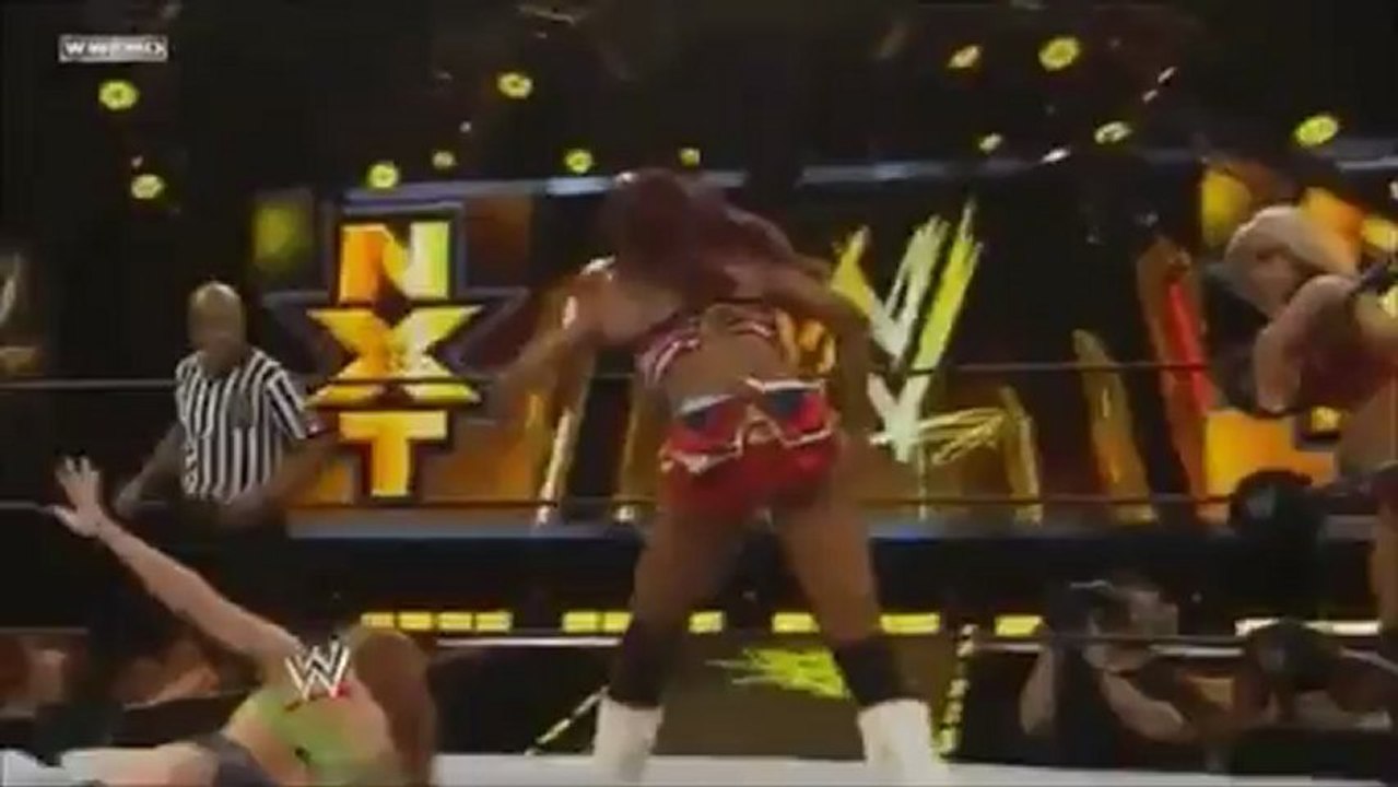 Paige and Audrey Marie vs Kaitlyn and Alicia Fox NXT 10/10/2012