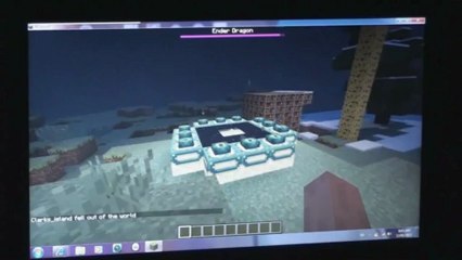 Minecraft Enderdragon battle caught on camera...