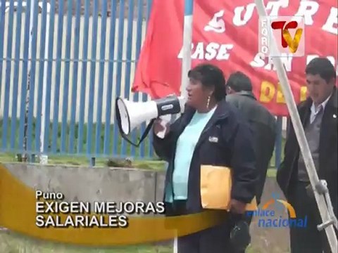 Puno Trabajadores del sector salud protestan por incumplimientos