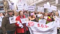 Bambini rapiti. Manifestazione a Madrid contro ritardi...