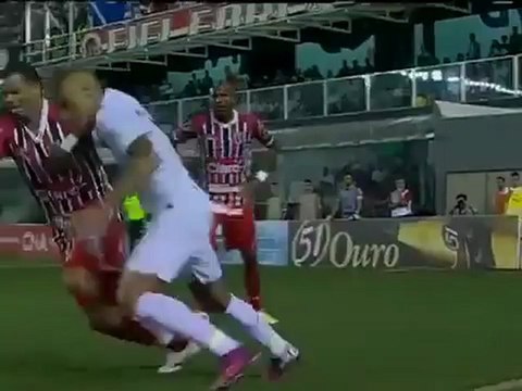 Neymar invente un geste technique lors de Santos-Botafogo