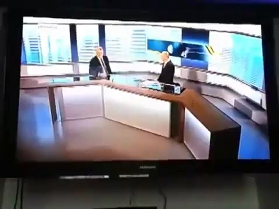 UFO Sighting during live TV news broadcast alien craft caugh