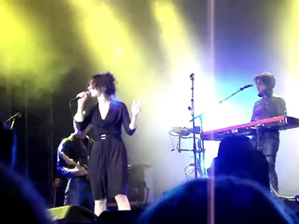 Adrienne Pauly "J'veux un mec"