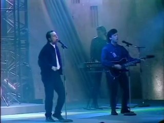 1986 - Everybody Wants to Rule The World (Brit Awards)