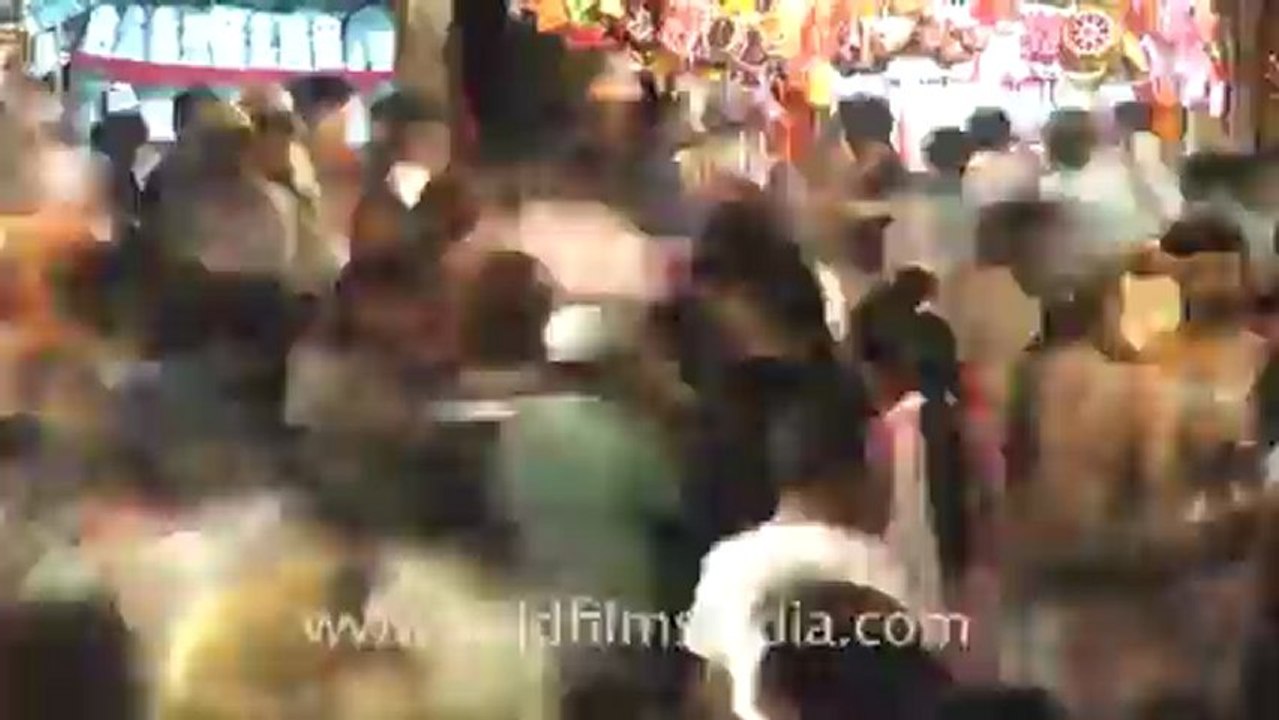 India in churn- Crowd at kamakhya in quick motion - YouTube