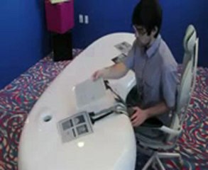 PaperTab: World's first twisted paper tablet PC - Video CES 2013