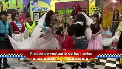 Estrellita ensaya la entrada de su boda