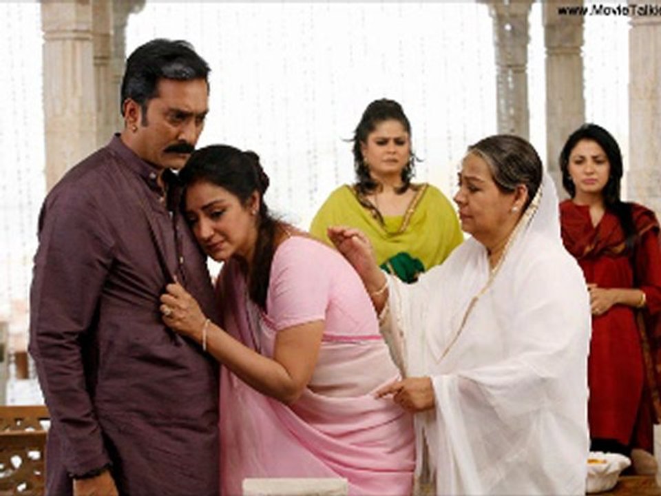 Yeh Jo Mohabbat Hai (2012) online watch www.hdmoviespool.com