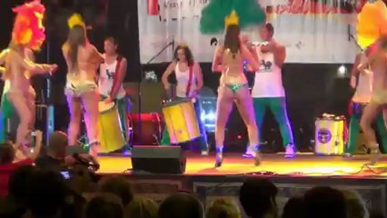 Video herunterladen: Pokazy samby brazylijskiej - tancerki, tancerze - imprezy, eventy, warsztaty taneczne! Viva Brasil