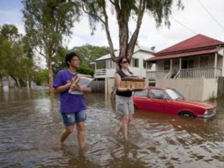 Deadly floodwaters rise in eastern Australia