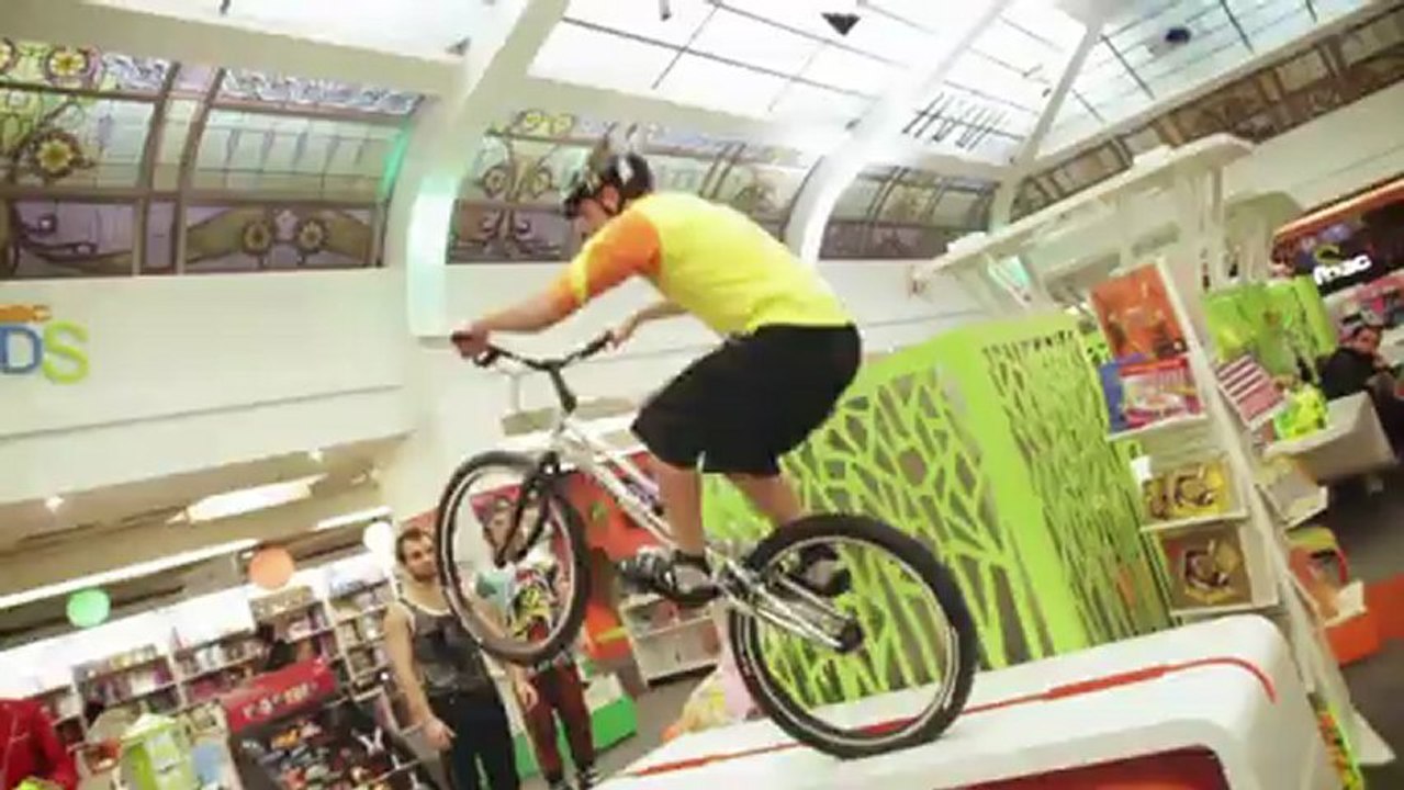 Le spectacle iD du Cirque Eloize débarque à Paris au Grand Rex - Episode 3