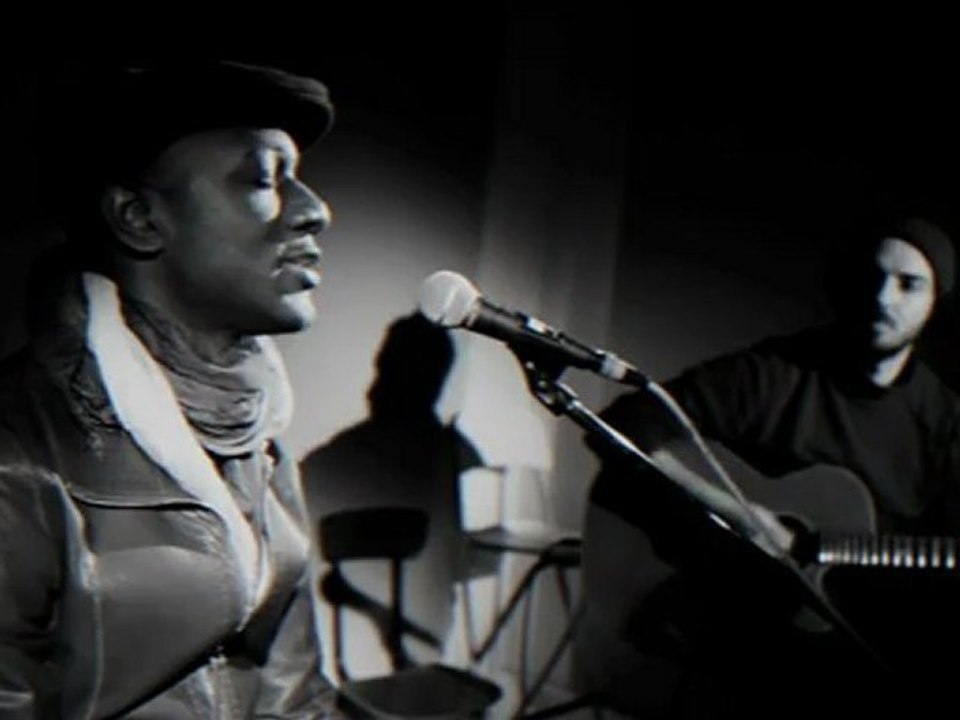 ROSEAUX Live @ Nova - Girl You Rock My Soul