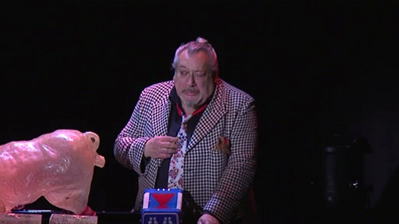 Luçon : Dreyfus rend hommage à Devos