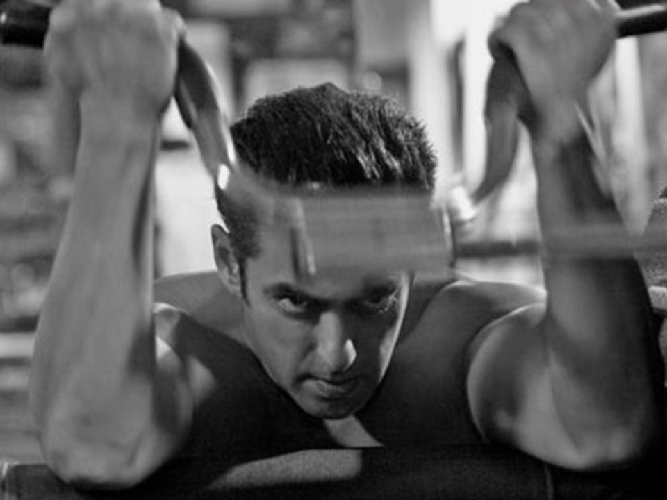 Salman Goes Shirtless