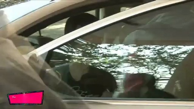 Bipasha Basu sizzles in Black t-shirt