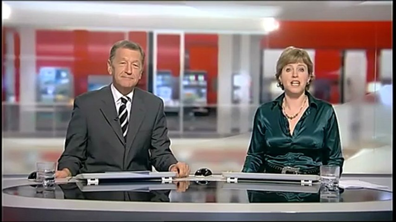 BBC Look East London 2012 Ones to Watch Jonnie Peacook & History of the world The Boot