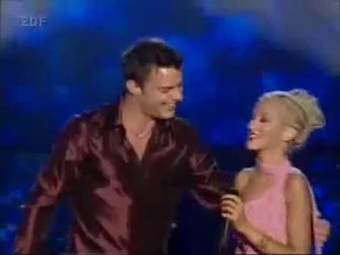 Christina Aguilera y Ricky Martin - Nobody Wants to be Lonely-live