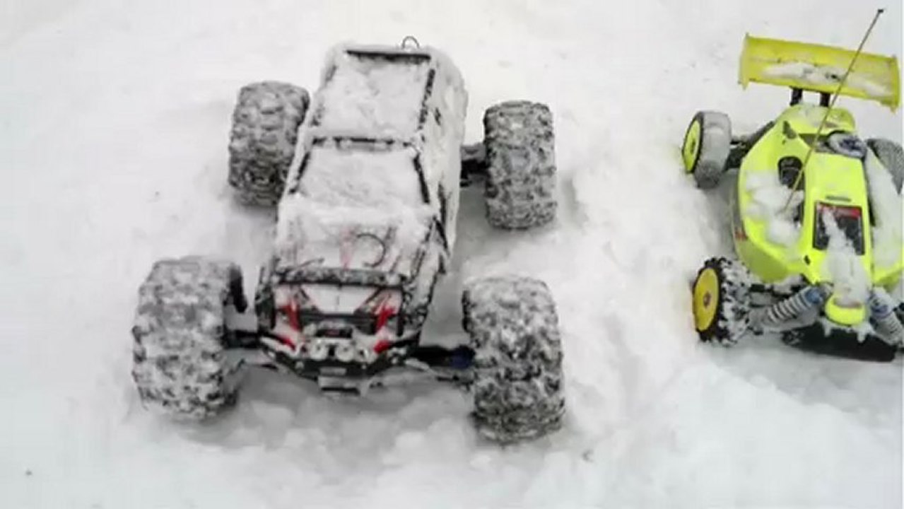 B-Revo, Savage XL, Summit, dans la neige.