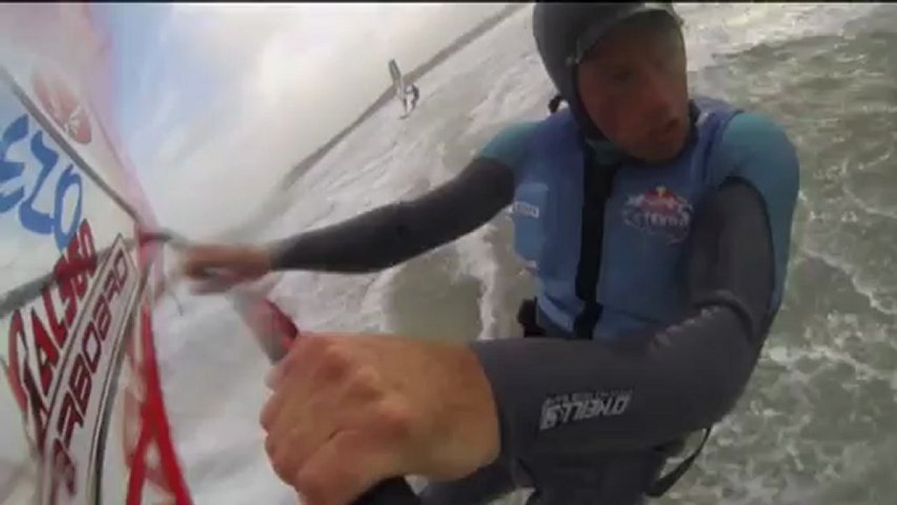 DEPORTE EXTREMO - Windsurging: Imágenes del Red Bull Storm en Irlanda