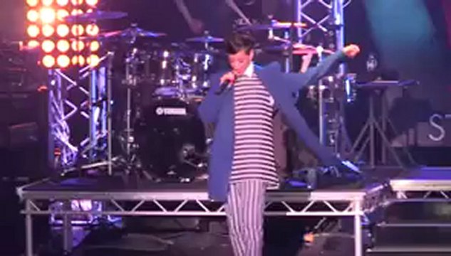 Rihanna Defends Chris Brown