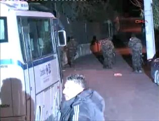 İzmir'de Özel Harekat Polisi Dehşet Saçtı