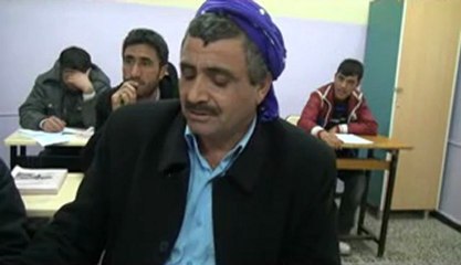 BABA VE OĞLU OKUMA YAZMA ÖĞRENİYOR