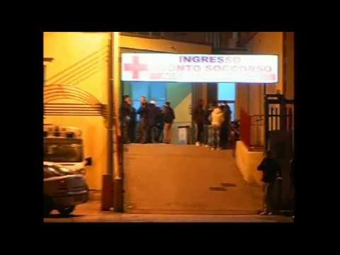 Napoli - Agguato a Ponticelli, i parenti all'ospedale (30.01.13)