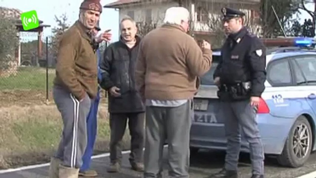 Video notizia: incendio roulotte in un campo nomadi a San Vito di Rimini