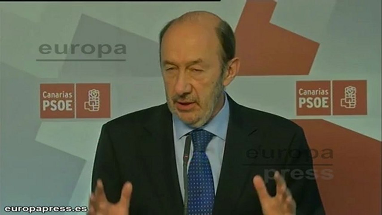 Rubalcaba exige a Rajoy que diga si cobró sobresueldos