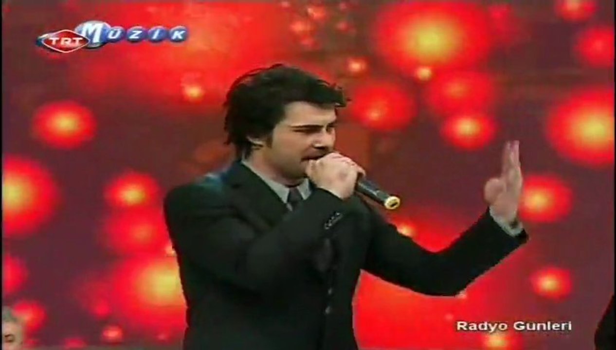 Kırmızı Kurdele (Oktay Bora Ertuğrul)